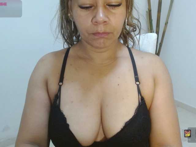 KaillyPariss live cam preview