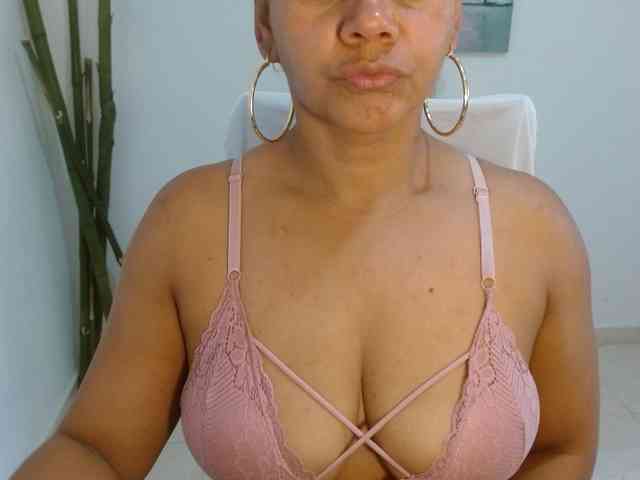 KaillyPariss webcam