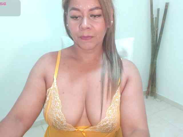 KaillyPariss webcam