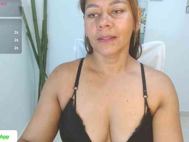 KaillyPariss Live Webcam on BongaCams