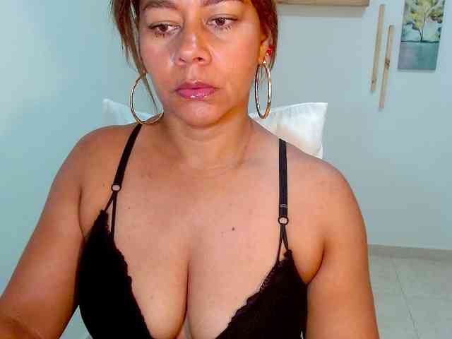 KaillyPariss webcam