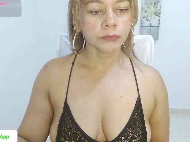 KaillyPariss webcam