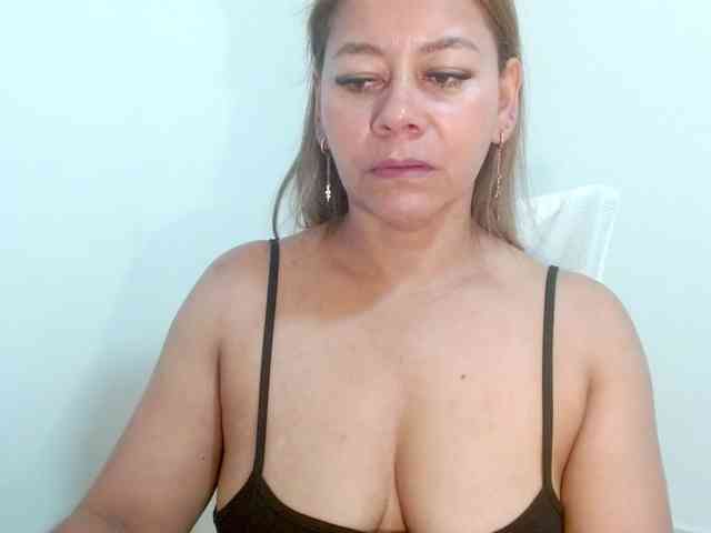 KaillyPariss webcam