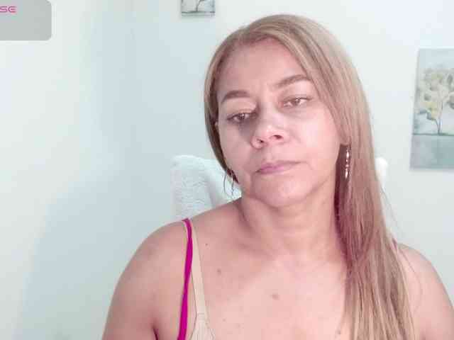KaillyPariss webcam
