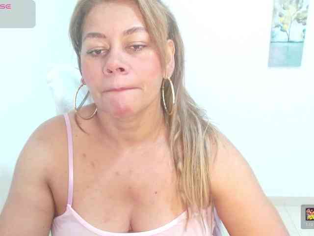 KaillyPariss webcam