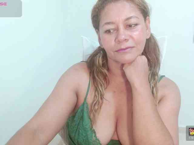 KaillyPariss webcam