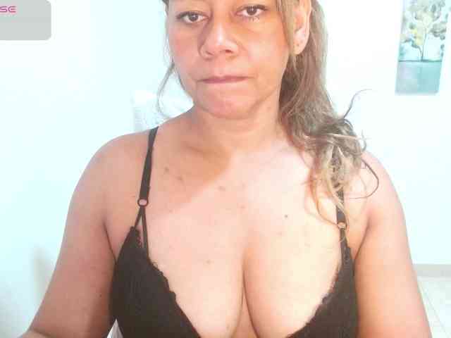 KaillyPariss webcam