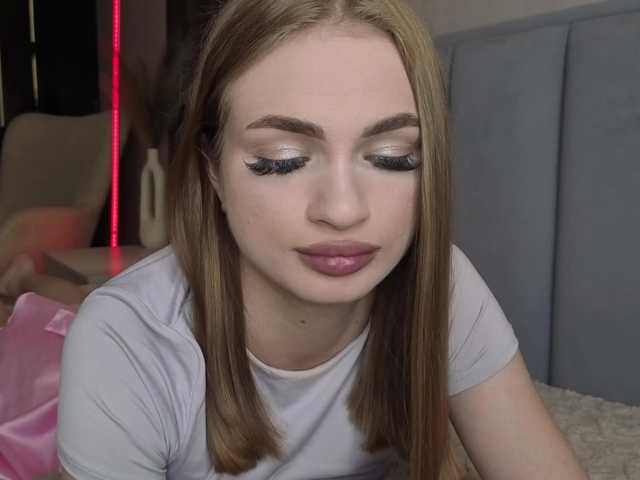 Pussyya live cam on BongaCams