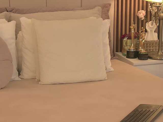 BlancheSummer live cam preview