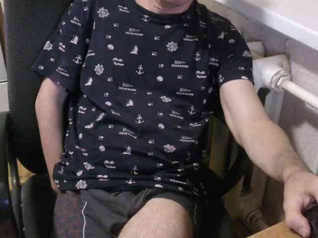 qaz75va Live Webcam on BongaCams