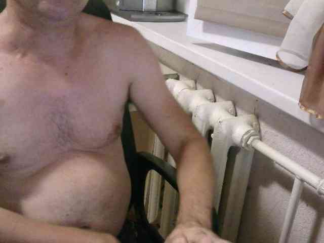 qaz75va Sex Cam Show