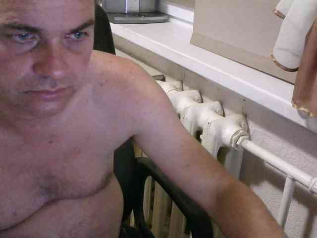 qaz75va Sex Cam Show