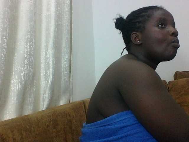 Hotybobbies live cam on BongaCams