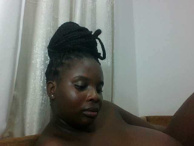 Hotybobbies live cam on BongaCams