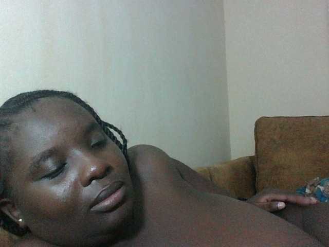 Hotybobbies live cam on BongaCams