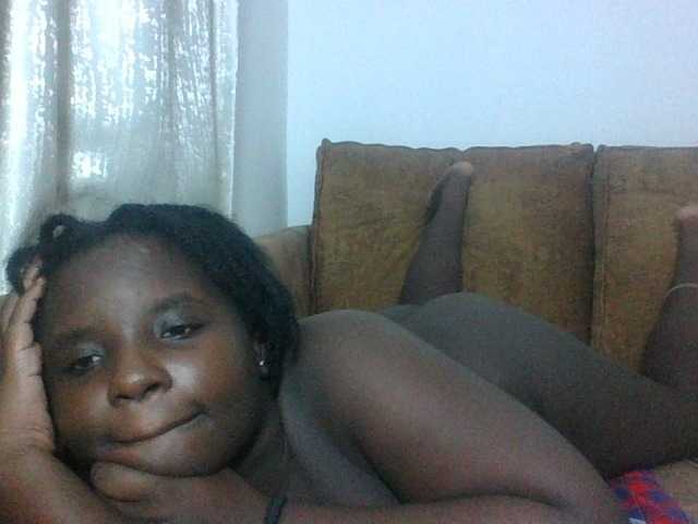 Hotybobbies live cam on BongaCams