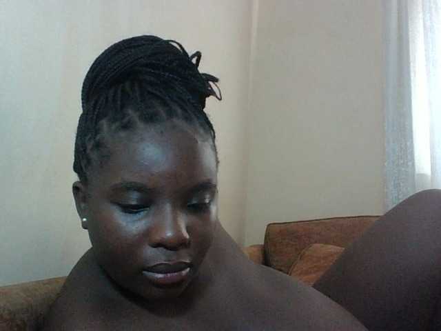 Hotybobbies live cam on BongaCams