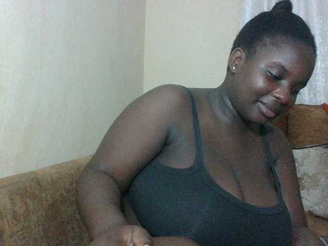 Hotybobbies live cam on BongaCams