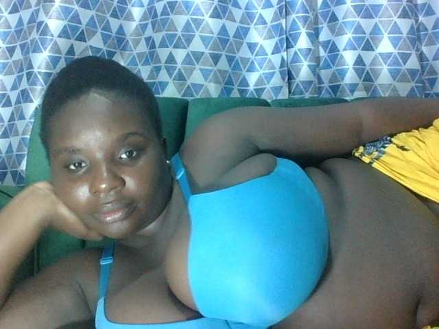 Hotybobbies live cam on BongaCams