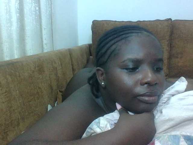 Hotybobbies live cam on BongaCams
