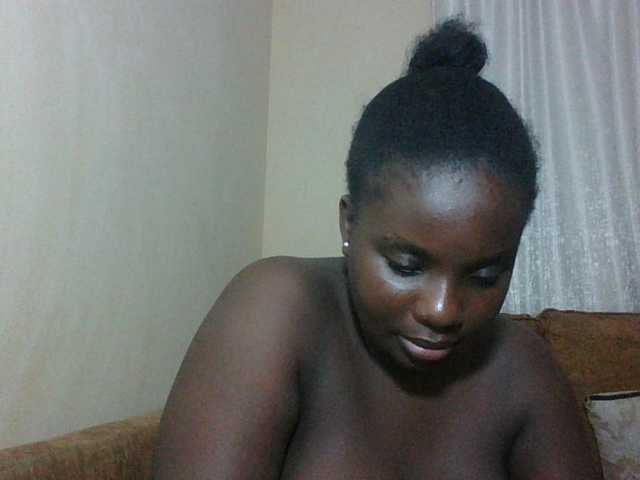 Hotybobbies live cam on BongaCams