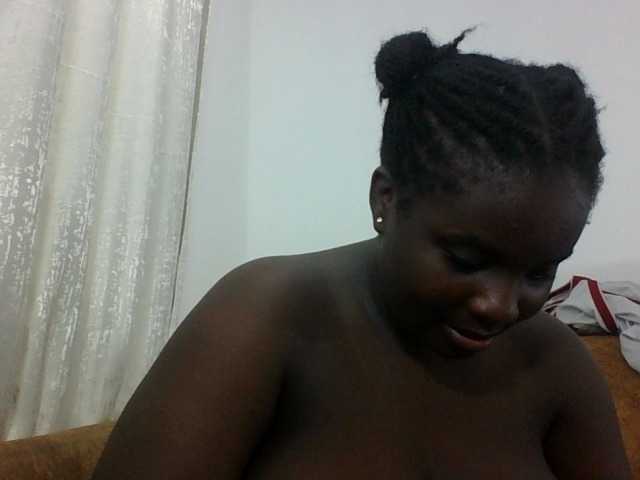 Hotybobbies live cam on BongaCams