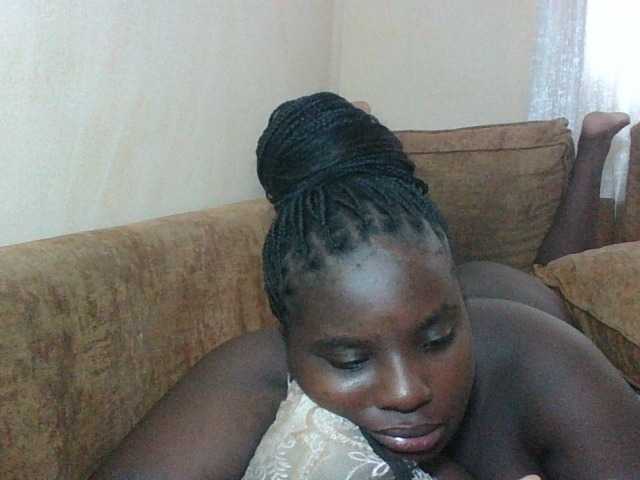 Hotybobbies live cam on BongaCams