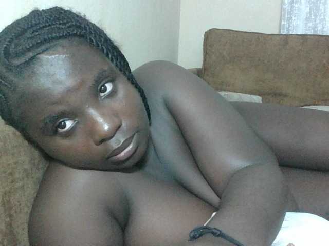 Hotybobbies live cam on BongaCams