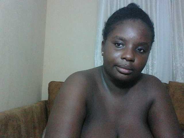 Hotybobbies live cam on BongaCams