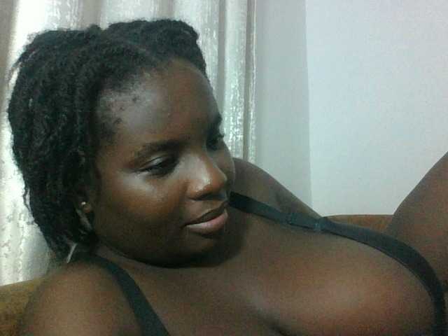 Hotybobbies live cam on BongaCams