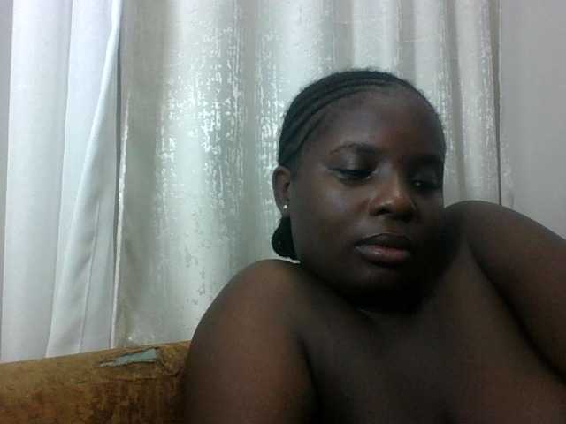 Hotybobbies live cam on BongaCams