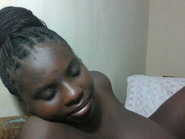 Hotybobbies live cam on BongaCams