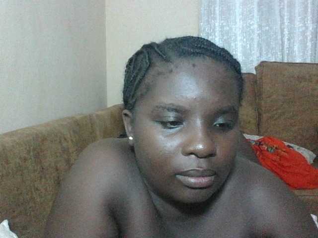 Hotybobbies live cam on BongaCams