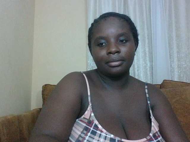 Hotybobbies live cam on BongaCams