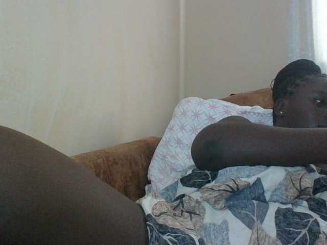 Hotybobbies live cam on BongaCams