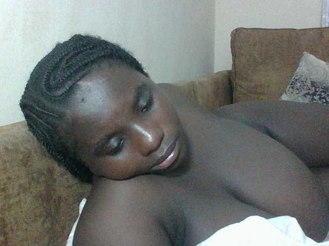 Hotybobbies live cam on BongaCams