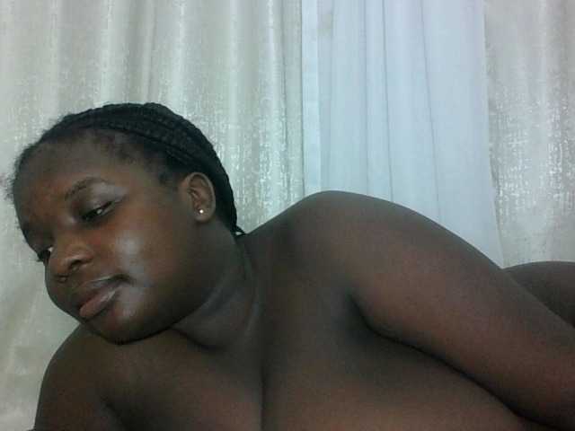Hotybobbies live cam on BongaCams