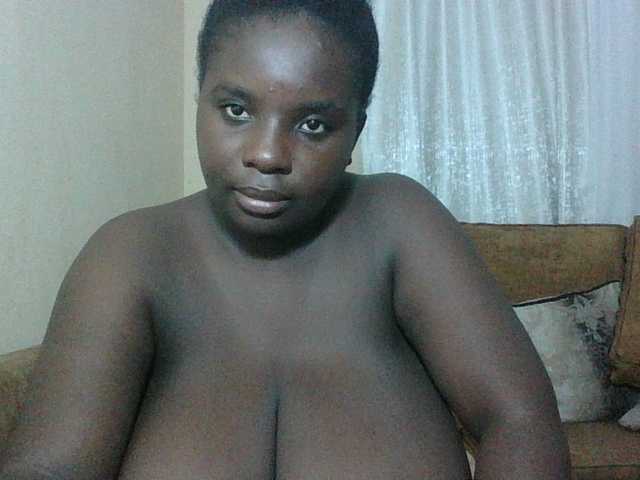 Hotybobbies live cam on BongaCams