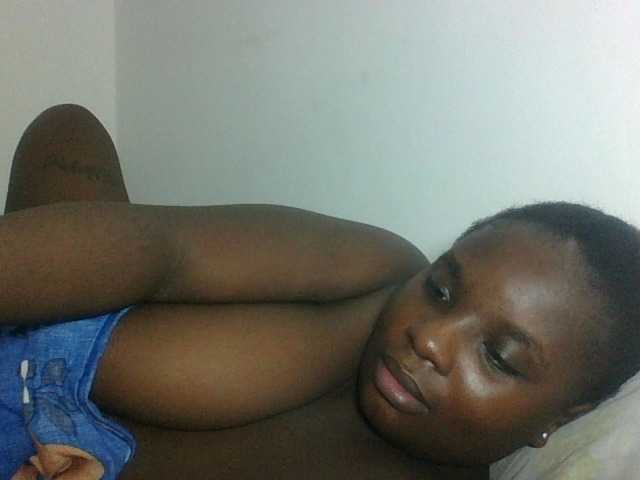 Hotybobbies live cam preview