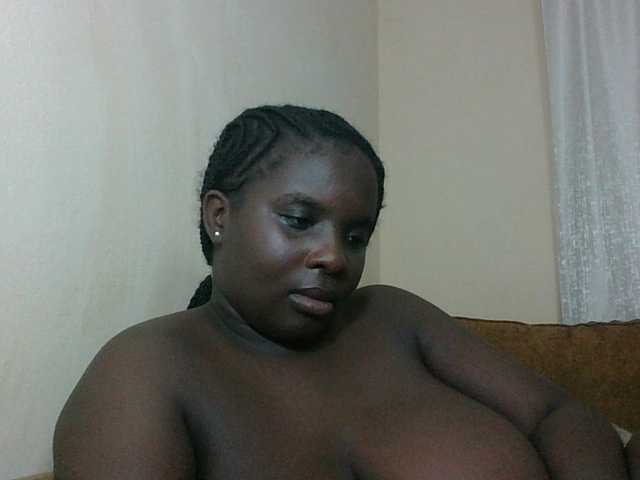 Hotybobbies live cam on BongaCams