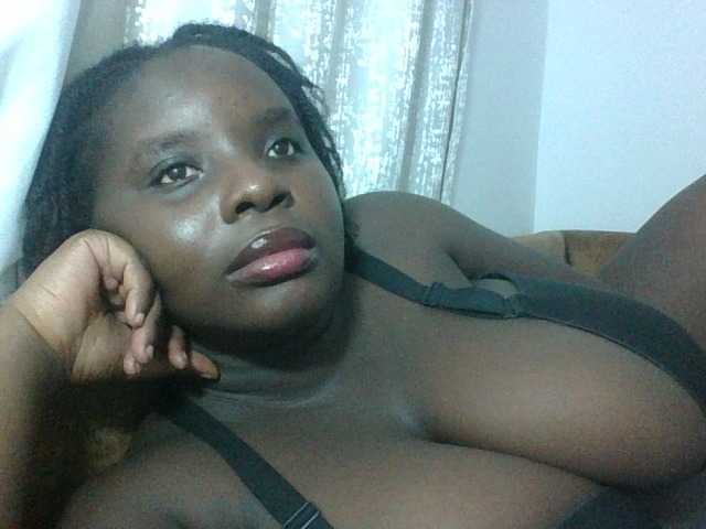Hotybobbies live cam on BongaCams