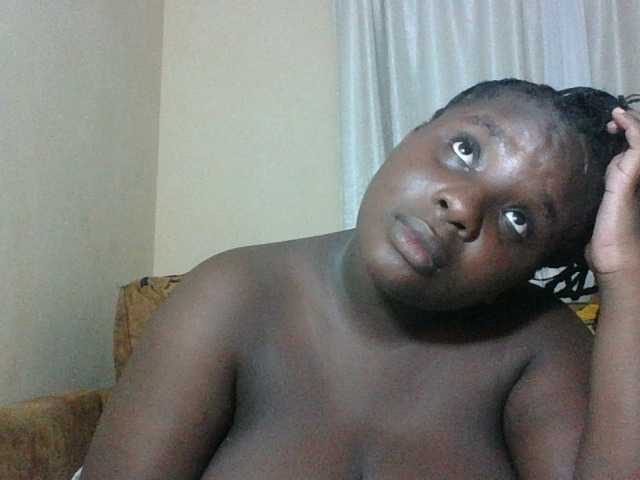 Hotybobbies live cam on BongaCams