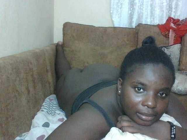 Hotybobbies live cam on BongaCams