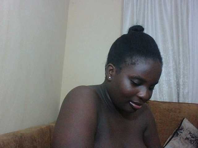 Hotybobbies live cam on BongaCams