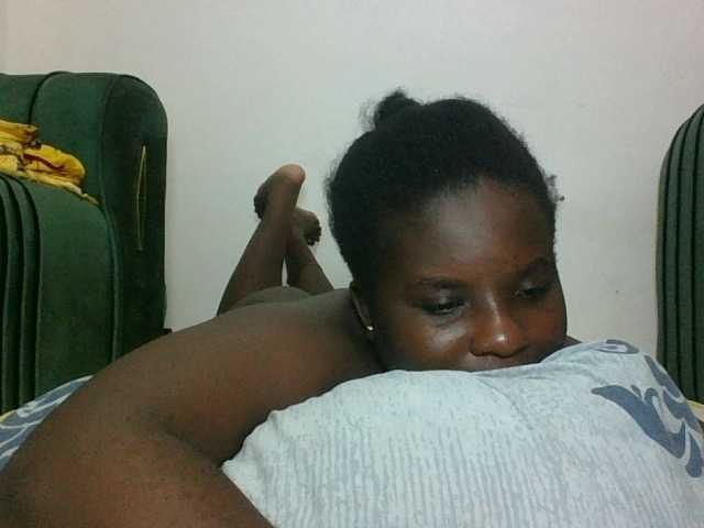 Hotybobbies live cam on BongaCams