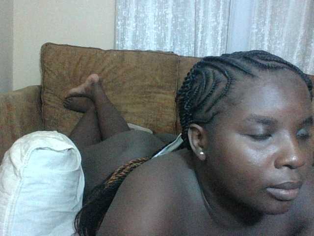 Hotybobbies live cam on BongaCams