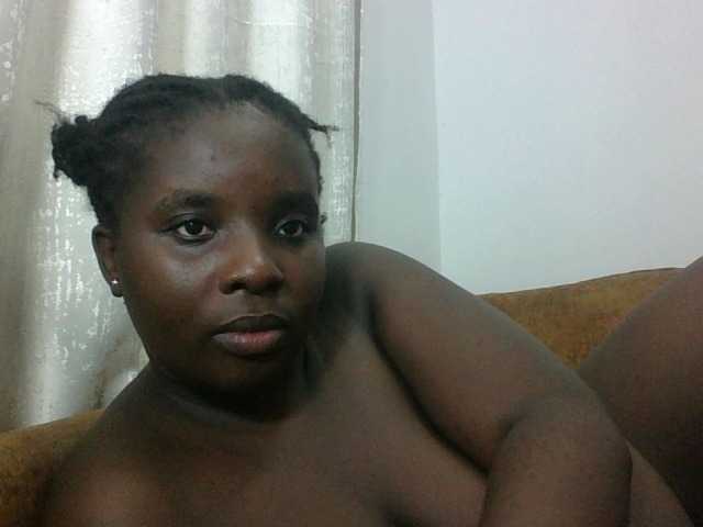 Hotybobbies live cam on BongaCams