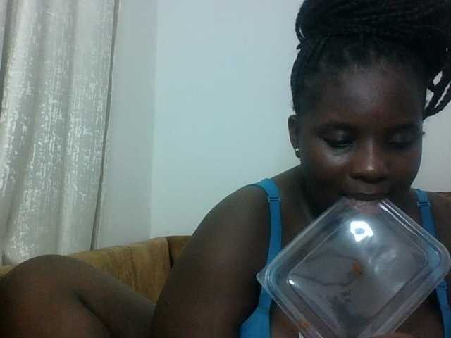Hotybobbies live cam on BongaCams