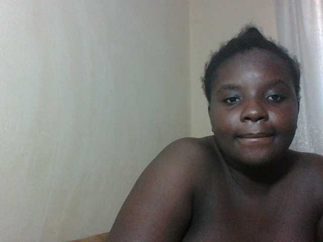 Hotybobbies live cam on BongaCams
