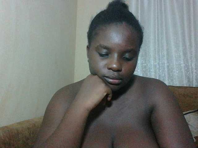 Hotybobbies live cam on BongaCams